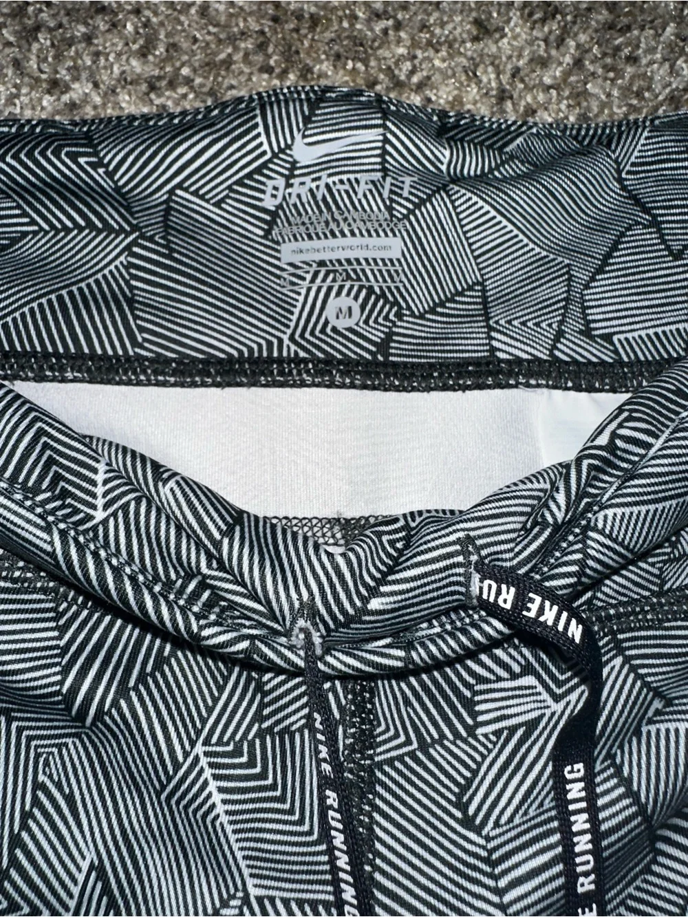 Nike Women’s ' Black & White Patterned Athletic Leggings